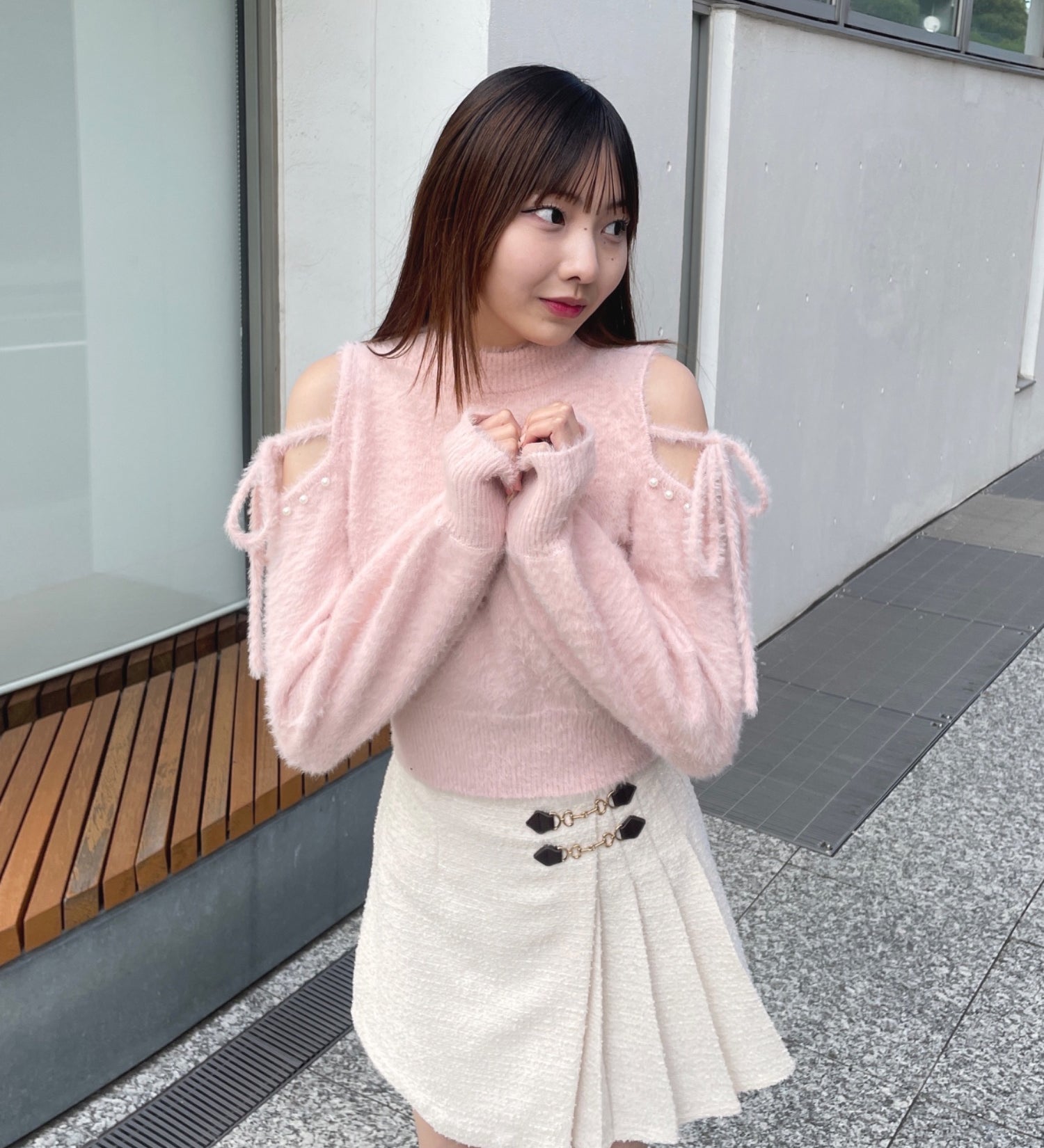 肩あきリボンニット