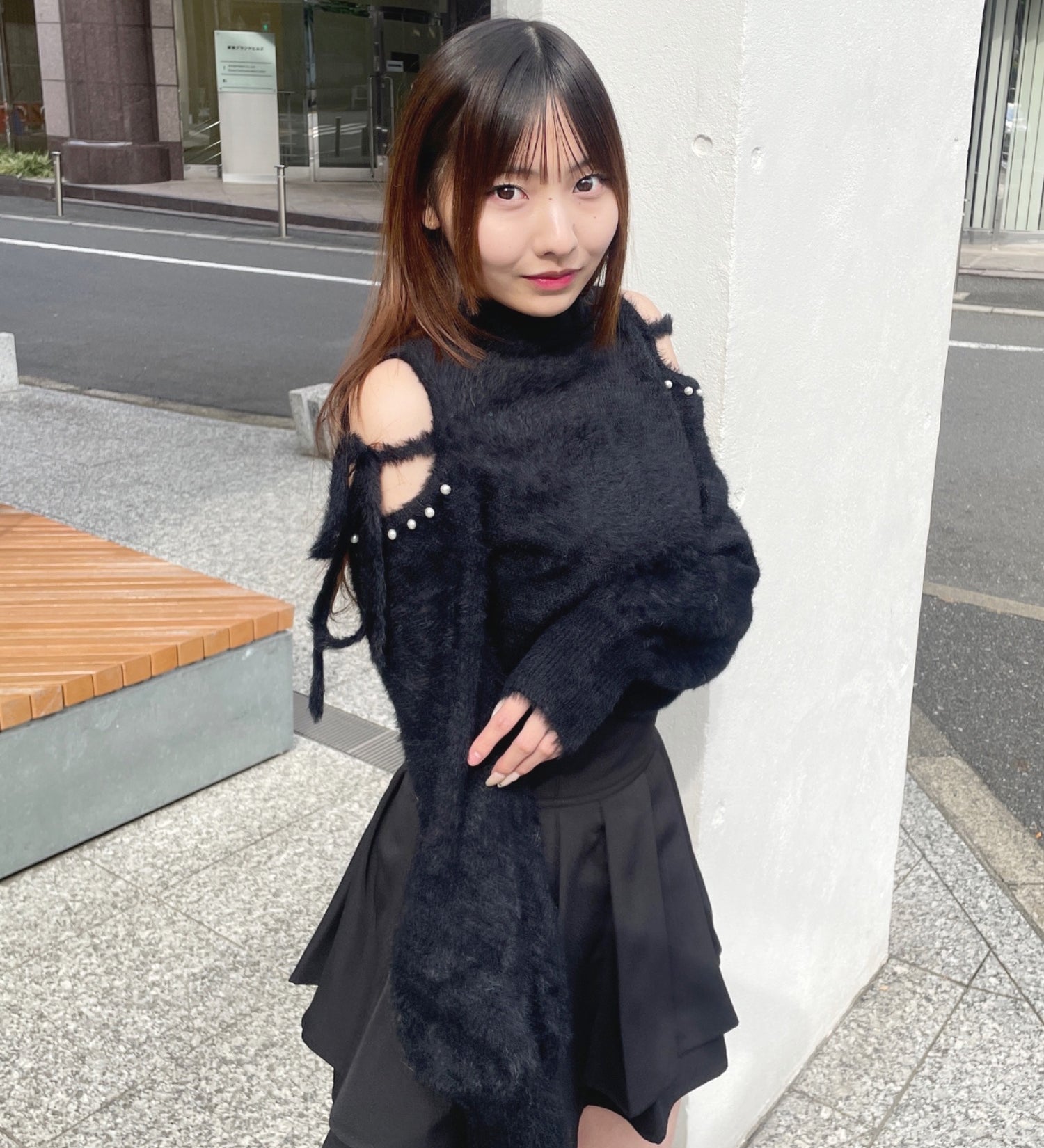 肩あきリボンニット