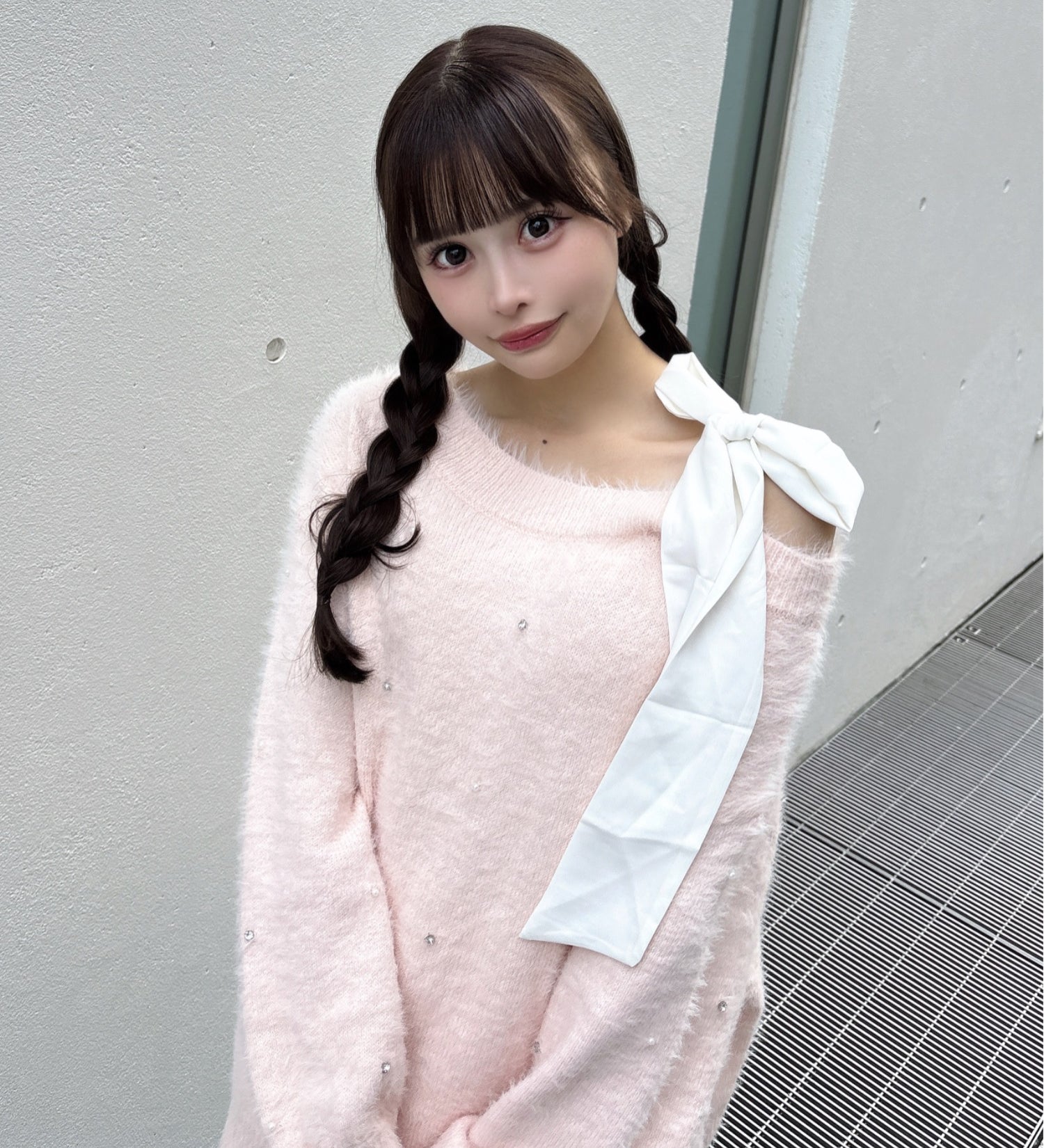 【予約商品 12月下旬発送】ビジュー肩リボンニット