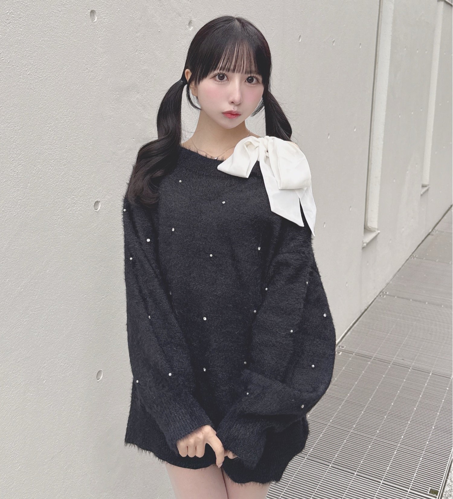 【予約商品 12月下旬発送】ビジュー肩リボンニット