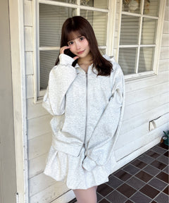 ビジューまみれパーカー