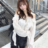 フリルオフショルブラウス