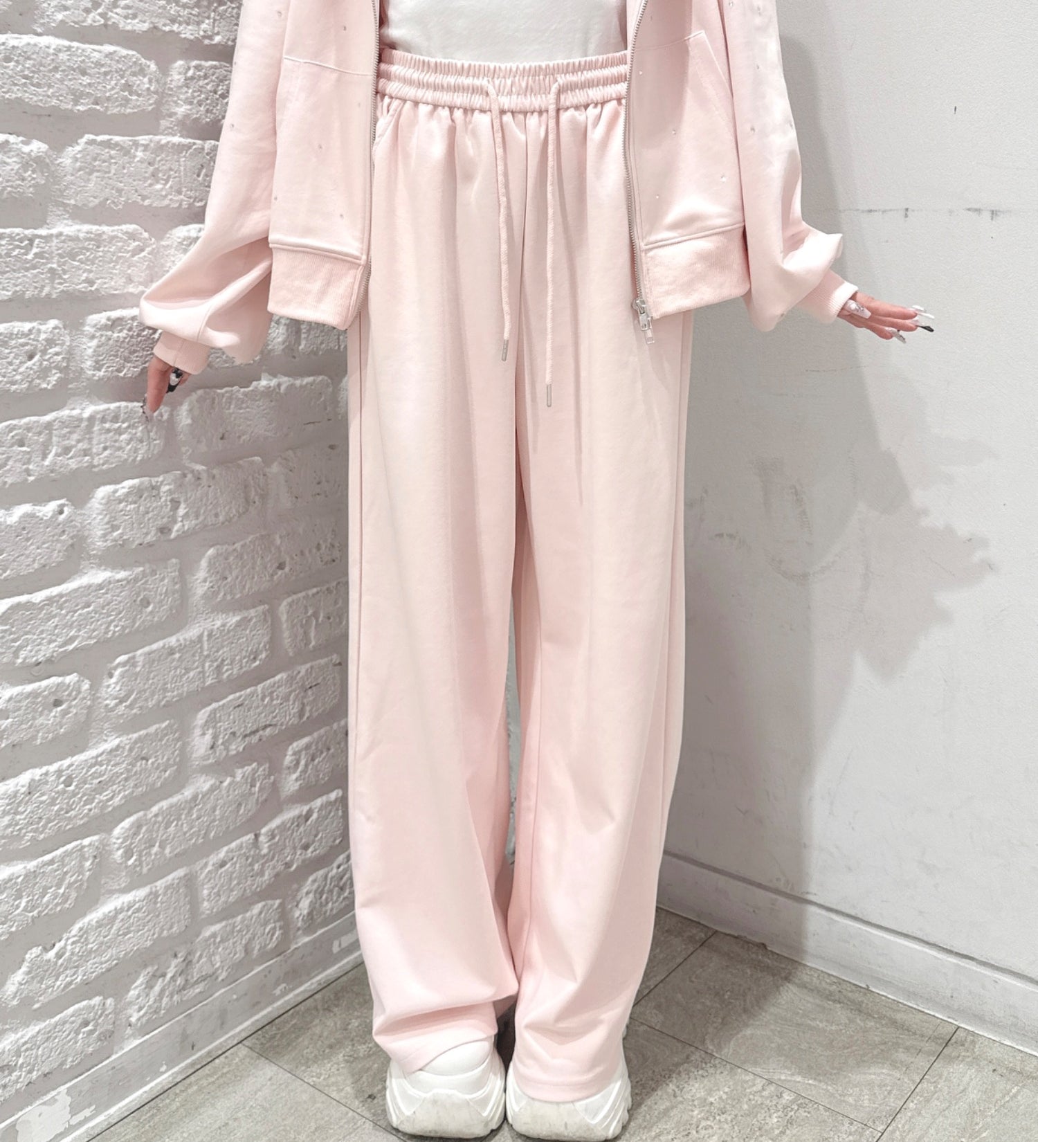 【予約商品 5月上旬発送】ビジューロゴスウェットパンツ