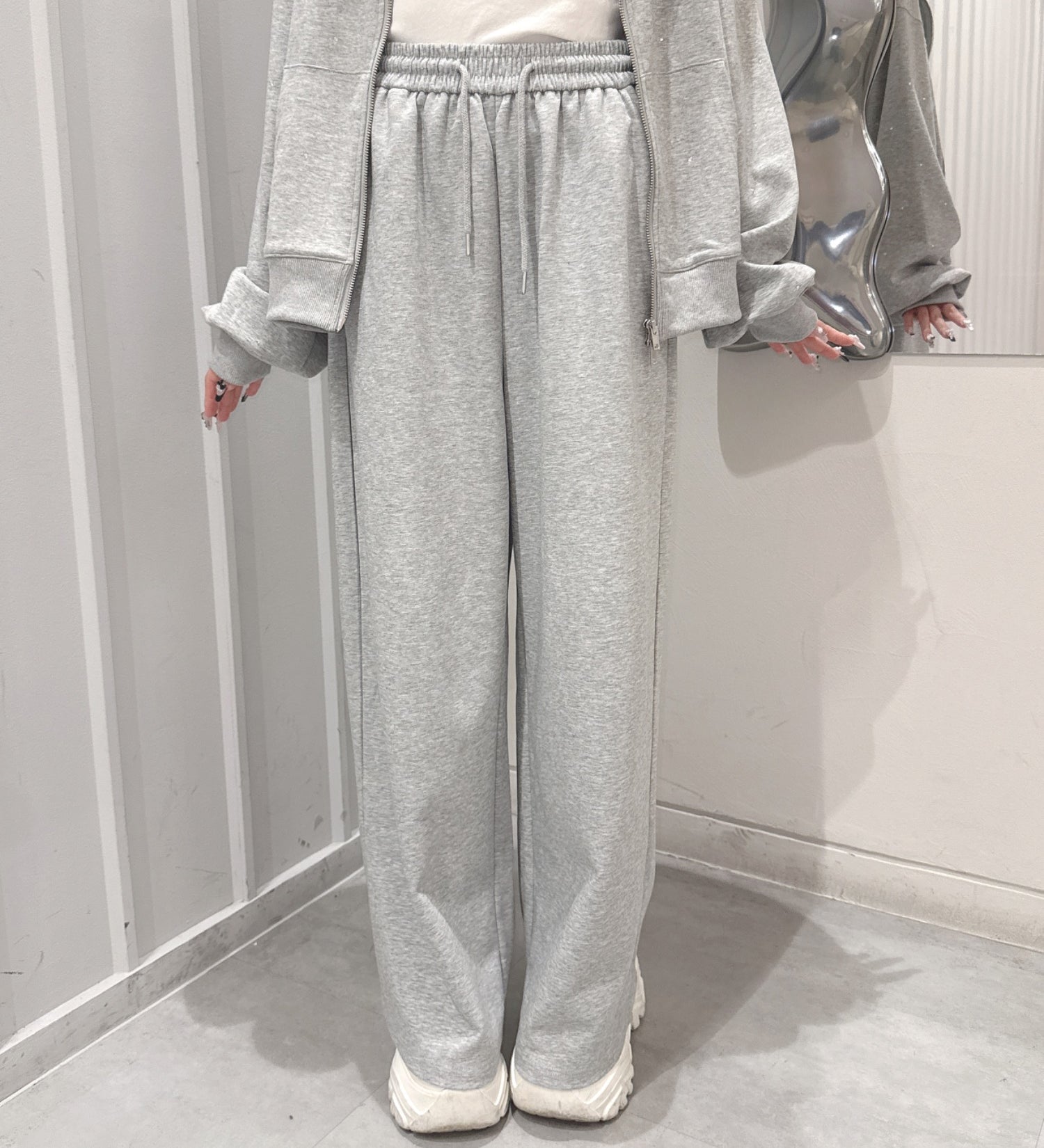 【予約商品 5月上旬発送】ビジューロゴスウェットパンツ