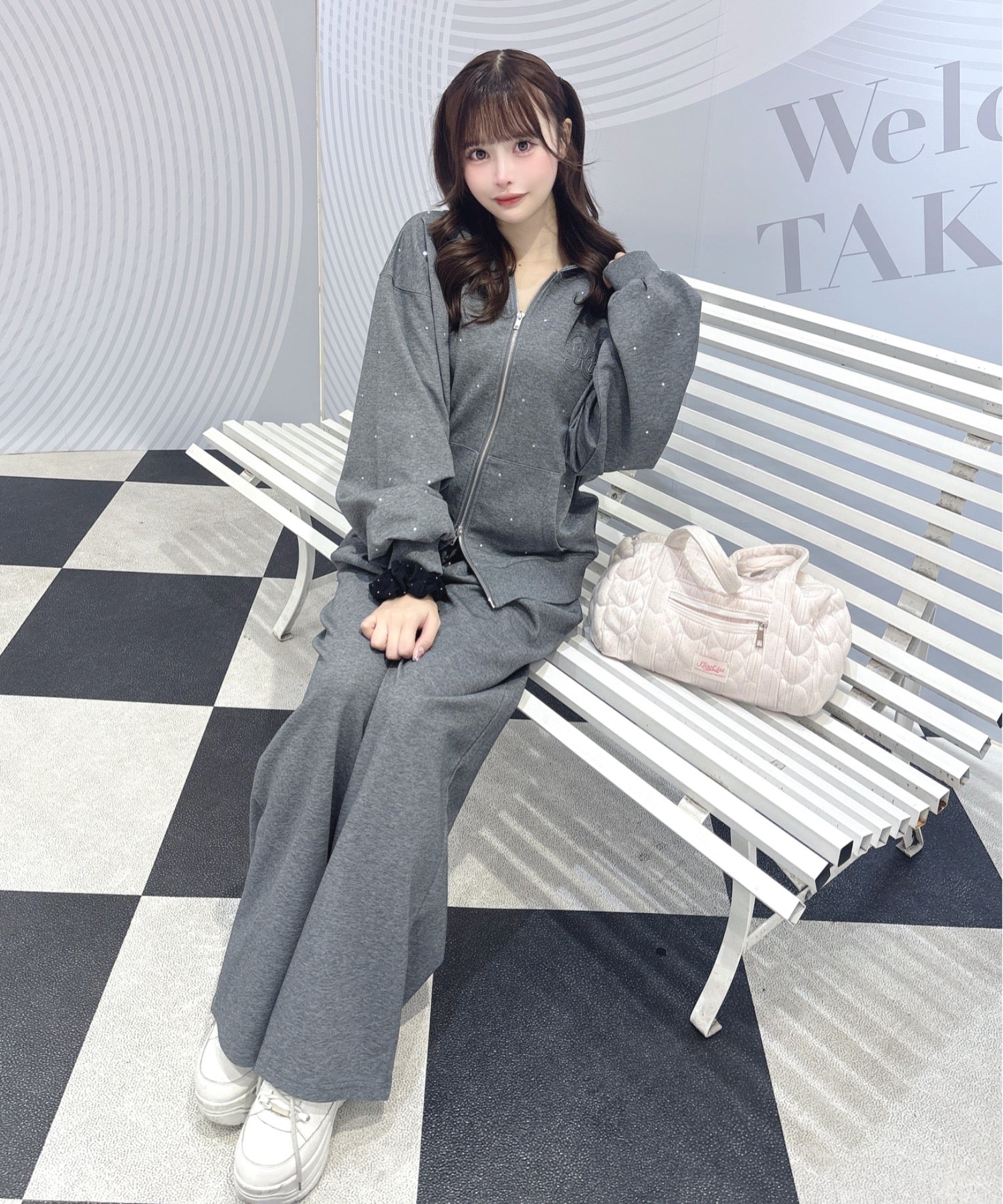 ビジューロゴスウェットパンツ – PARK by one way（パークバイワンウェイ）
