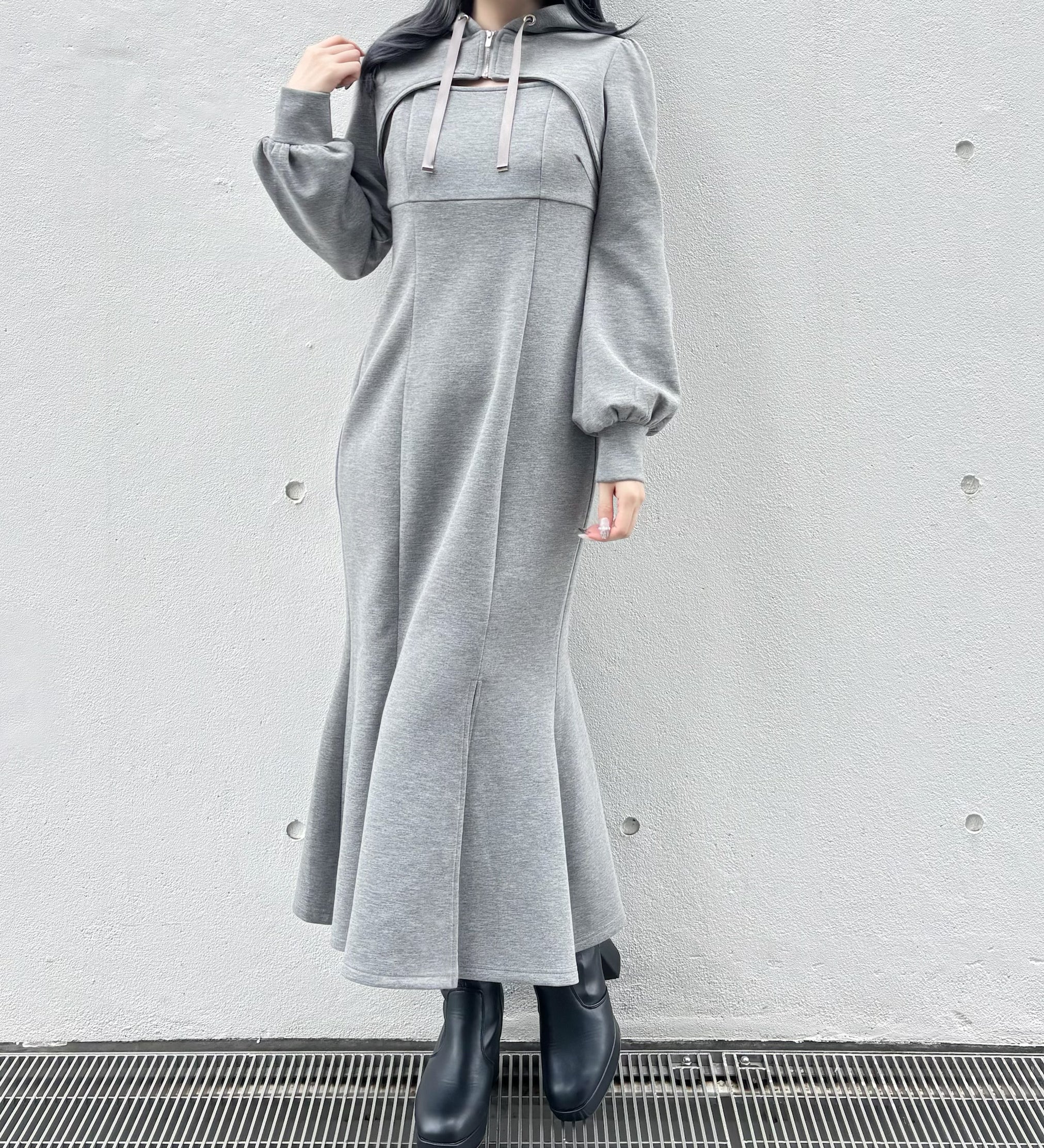 フロント開きZIPパーカーワンピース