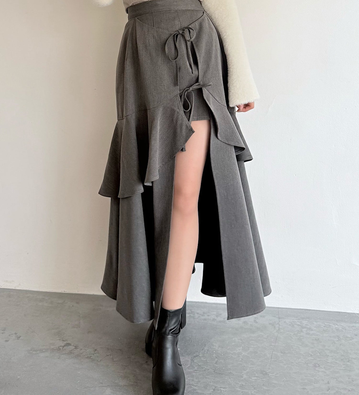 ラッフルスリットスカート