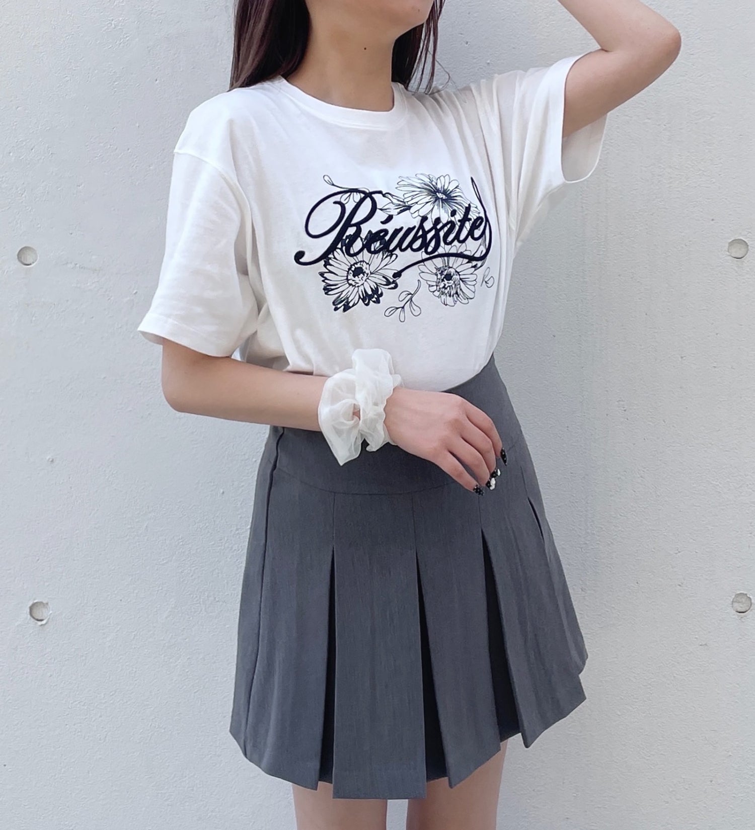 フラワープリントTシャツ