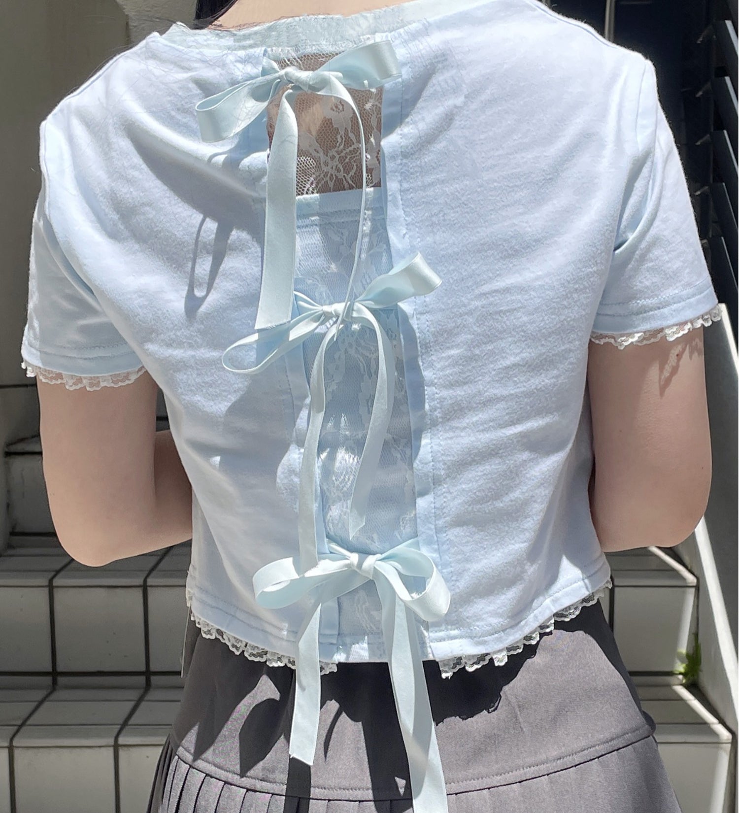 バックリボンTシャツ