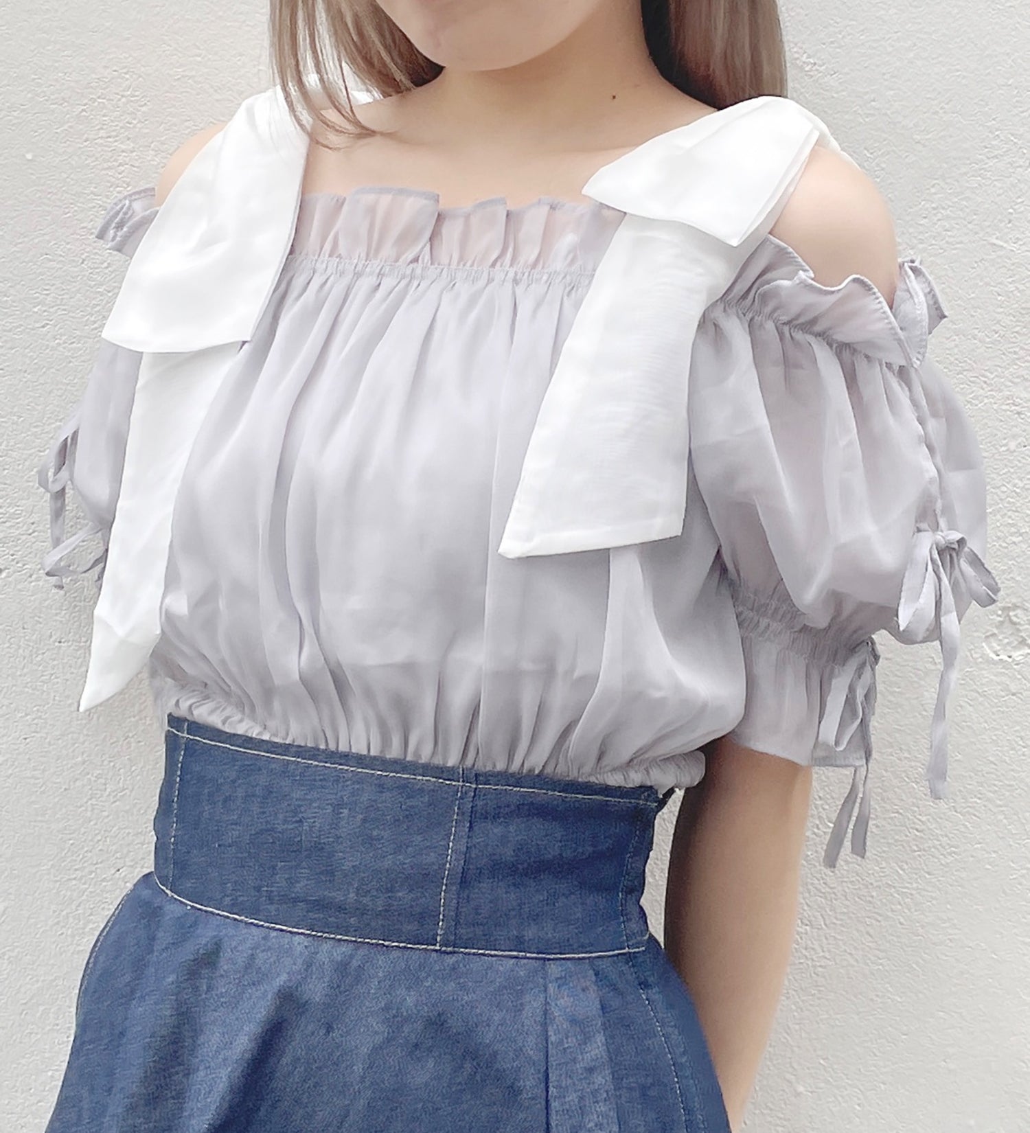 袖リボンオフショルトップス