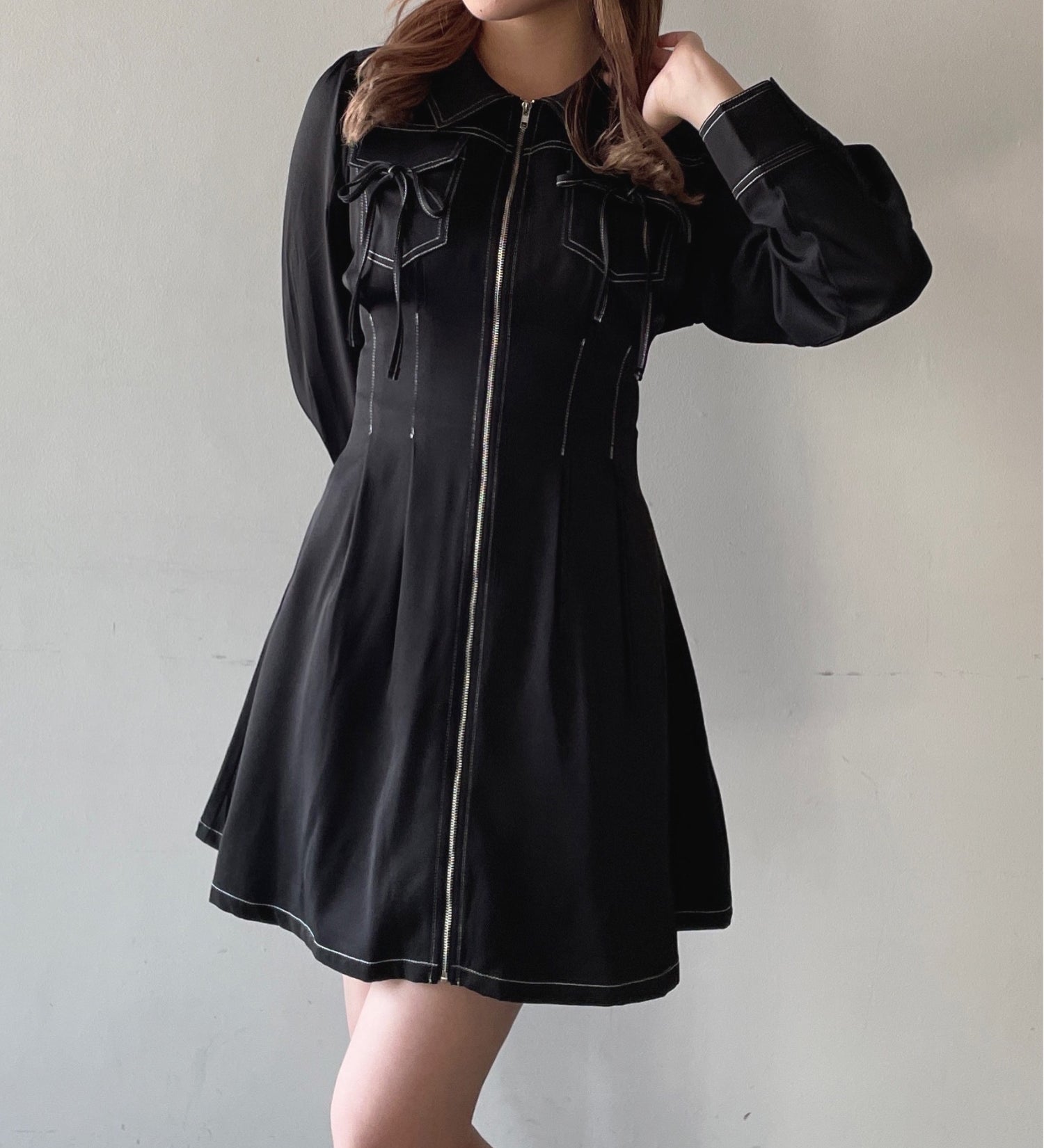 【予約商品 10月上旬お届け】長袖フロントジップワンピース