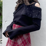 フェザー衿肩開きニット