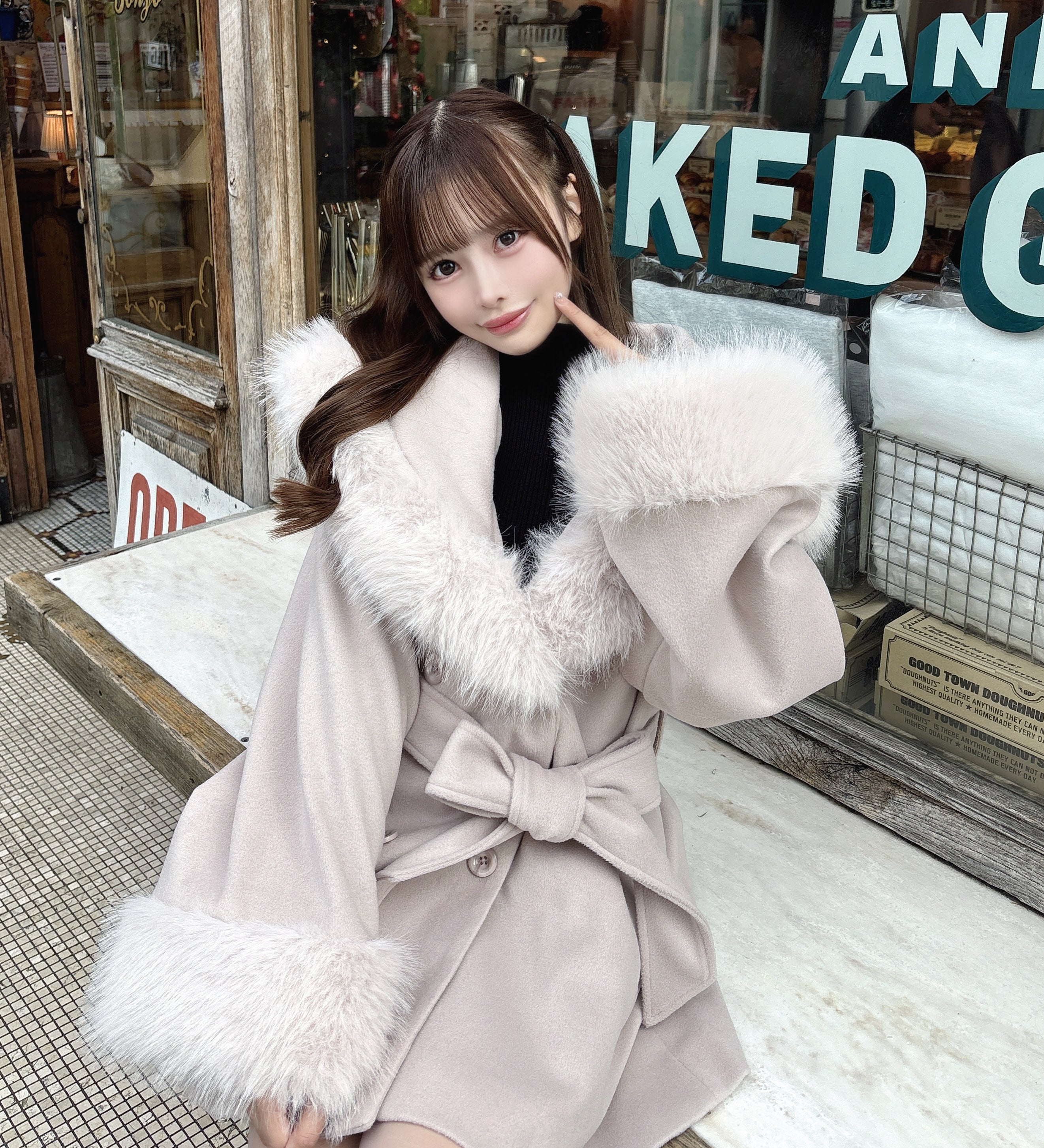 ファー付きケープガウンコート