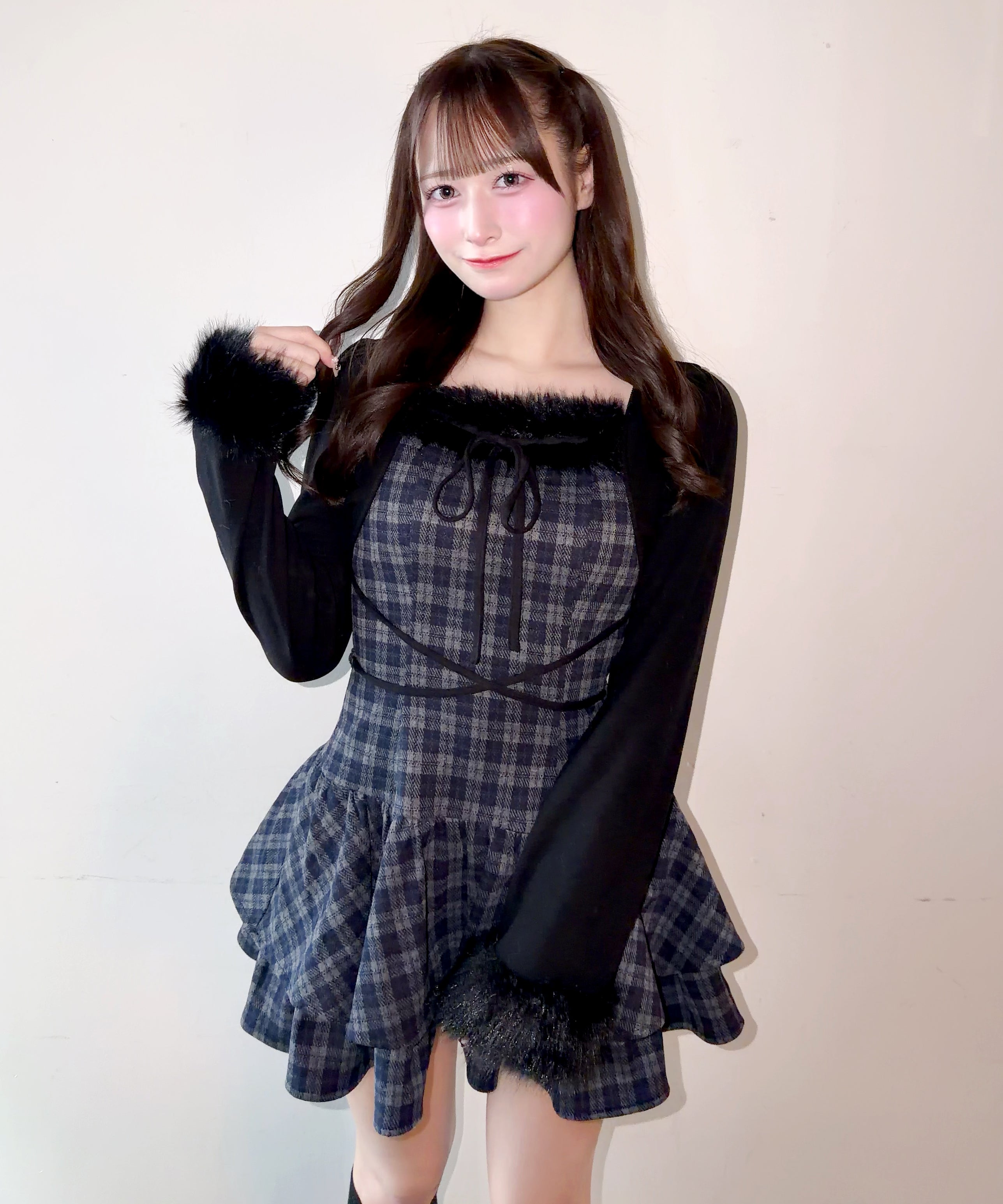ファー付きレイヤード風ワンピース